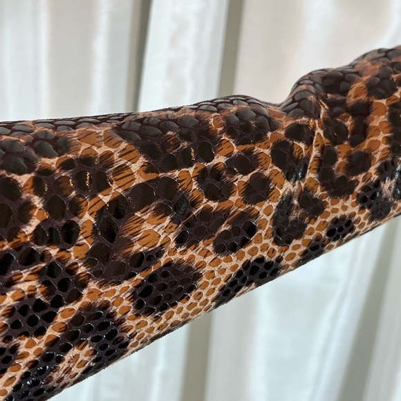 🌹NEW - KANYA Romper in Leopard - Picture 4 of 7